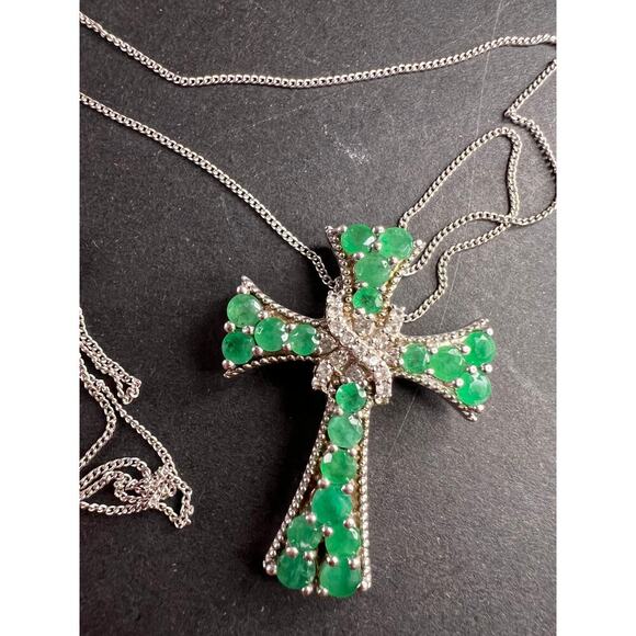 Emerald and zircon sterling silver cross pendant with 20 inch chain - Picture 10 of 12